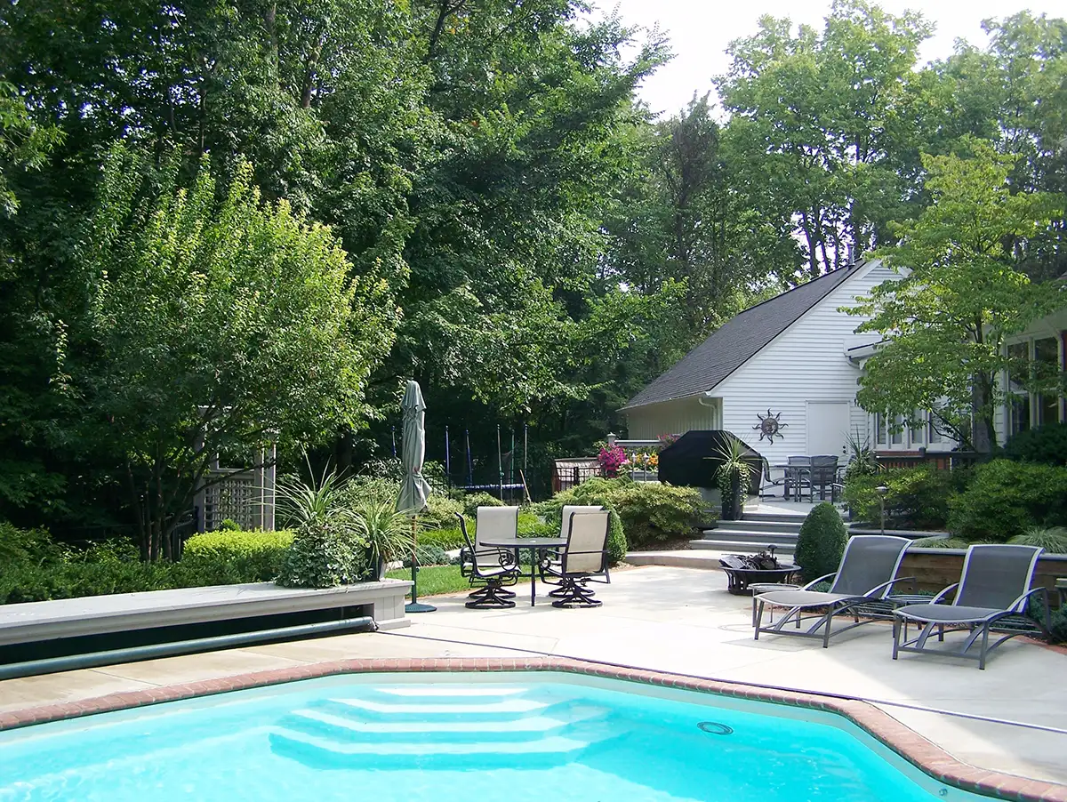 08-CAT03-4683A-14+ poolside patio and landscaping by Riepenhoff Landscape